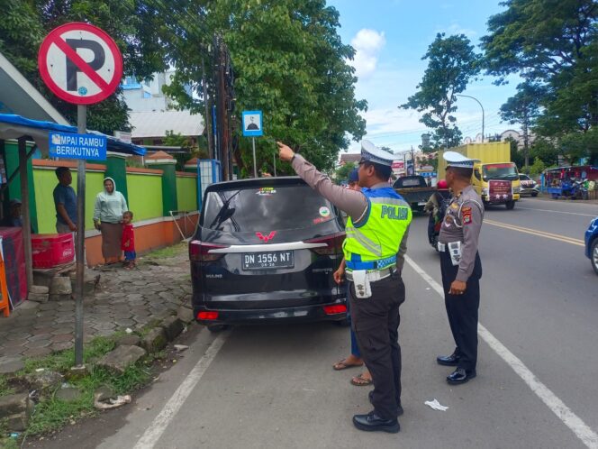 
Giat Penertiban Kendaraan R4 di Poros Pallangga Dilakukan oleh Polres Gowa