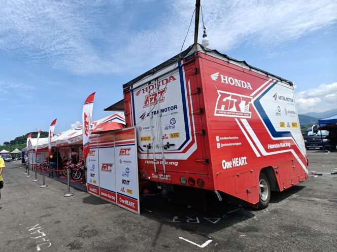 
Tren Podium Pebalap Astra Motor Racing Team Terjaga di Race 2 ONEPRIX EWAKO