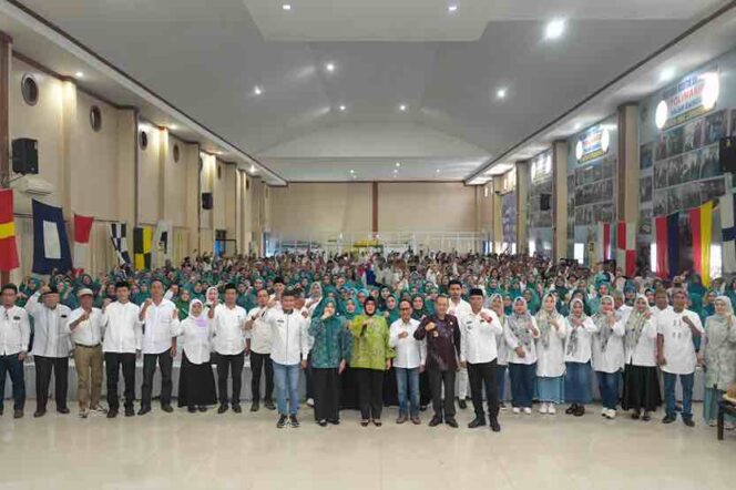 
Ketua TP PKK Makassar Ajak Kecamatan Mamajang Bersatu untuk Menjadi Terbaik