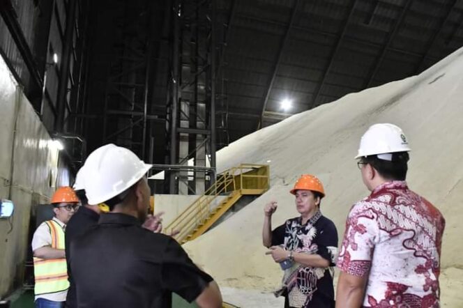 
KPPU Temui Dirut PT Makassar Tene Pastikan Industri Gula Bersaing Sehat