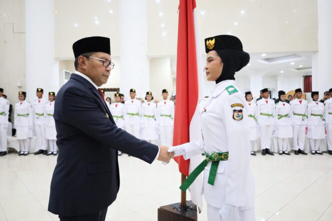 
Wali Kota Kukuhkan Paskibraka 2024, Putra-Putri Terbaik Kota Makassar