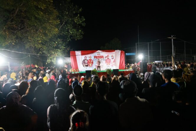 
Danny Pomanto Serap Banyak Aspirasi Warga Pulau Kodingareng di Pesta Rakyat Kecamatan Sangkarrang