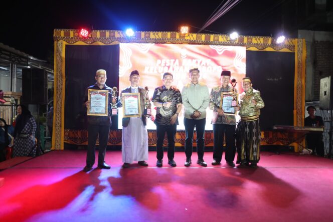 
Pesta Rakyat Kelurahan Paropo, Momentum Sinergitas Pemkot dan Warga