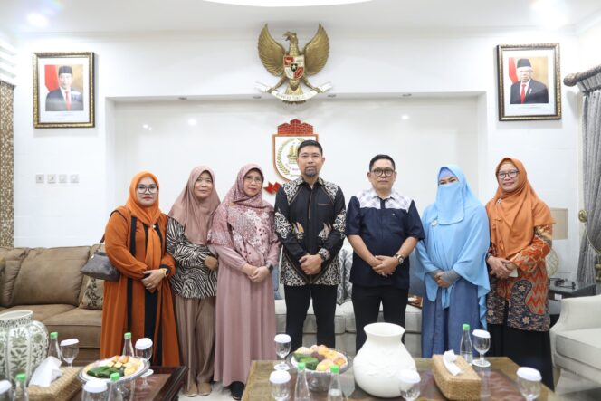 
16 Sekolah di Kota Makassar Raih Penghargaan Adiwiyata Mandiri dan Adiwiyata Nasional