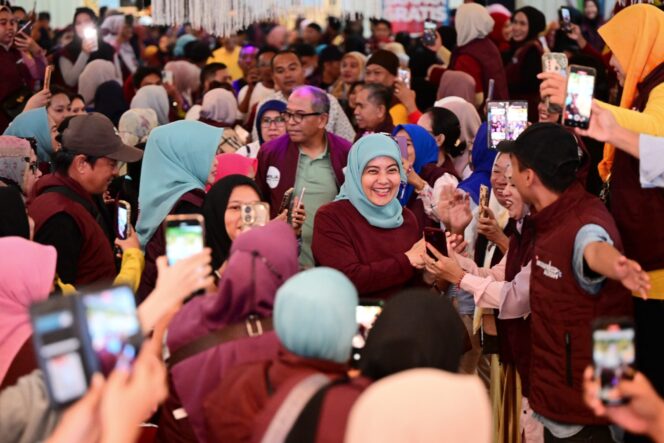 
Paslon Mulia Menang Telak di Tiga Survei, Aliyah Mustika Imbau Tim Jangan Lengah dan Tetap Perkuat Komunikasi