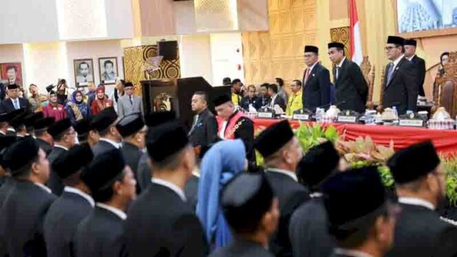 
50 Anggota DPRD Makassar Dilantik dalam Rapat Paripurna, Supratman: “Kami Siap Melaksanakan Tugas Wakil Rakyat”