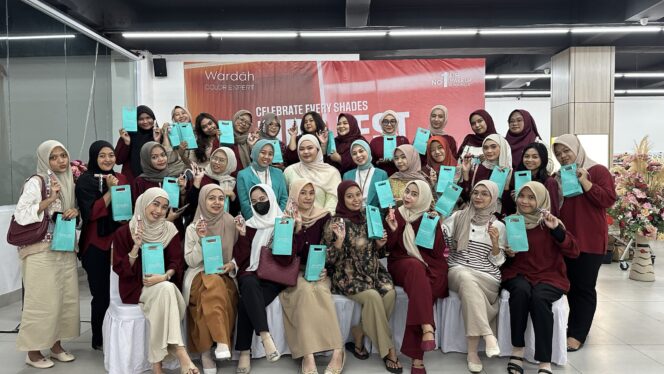 
CitraCosmetic dan Wardah Ajak Perempuan Kreatif dengan DIY Charm Lipstik