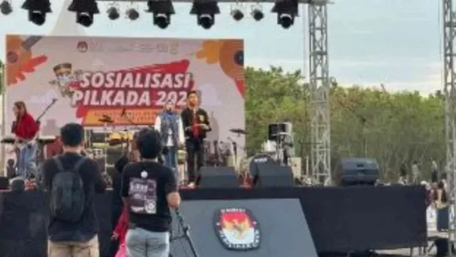 
KPU Sulsel Gandeng Komunitas Pemusik Jalanan se Kota Makassar Ajak Masyarakat Gunakan Hak Suara di Pilkada 2024