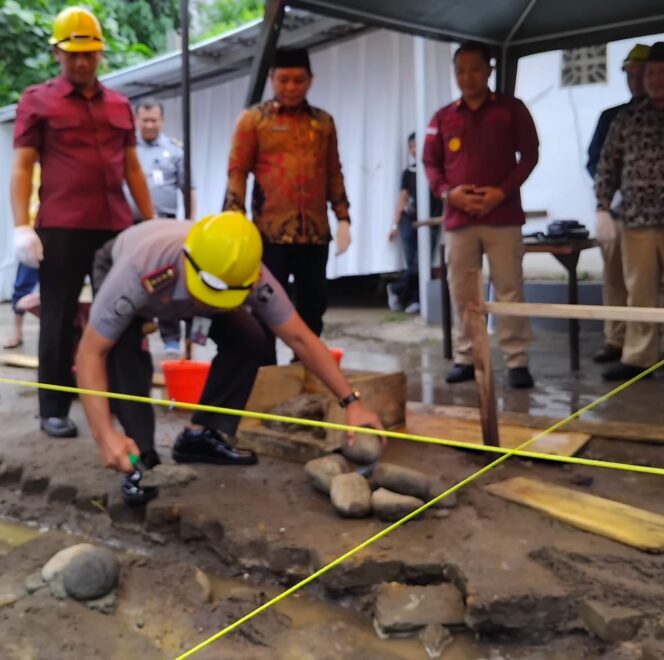 
					Kepala Bapas Kelas 1 Makassar Pimpin Penandatanganan Kerja Sama dan Peletakan Batu Pertama Masjid Al Hidayah