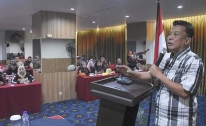 
Wahab Tahir Minta Pacu UMKM Bertumbuh di FGD Ranperda Pemberian Insentif dan Kemudahan Investasi