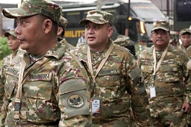 
Berseragam Komcad, Munafri Ikut Retret Sinkronisasi Program Pusat-Daerah