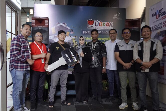 
Mal Ratu Indah Sukses Gelar Bina Diskon 2024, Hadiah Emas hingga Motor Listrik Dibawa Pulang Pengunjung Beruntung