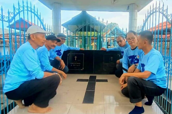 
Sejumlah Alumni Koran Legendaris “Pedoman Rakyat” Peringati HUT ke 78 dengan Ziarah Makam Pendiri dan Silaturahmi