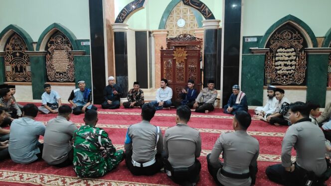 
Polres Toraja Utara Gelar Safari Ramadhan di Masjid Nurul Taqwa Bolu
