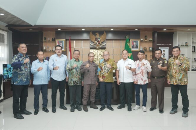 
PLN dan Kejati Sultra Komitmen Jaga Sinergitas Menopang Pembangunan Proyek Ketenagalistrikan