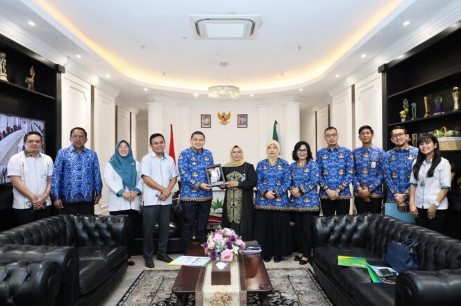 
Temui Wali Kota Makassar, BPJS Ketenagakerjaan Bahas Implementasi Jamsostek dan Perlindungan Pekerja Rentan