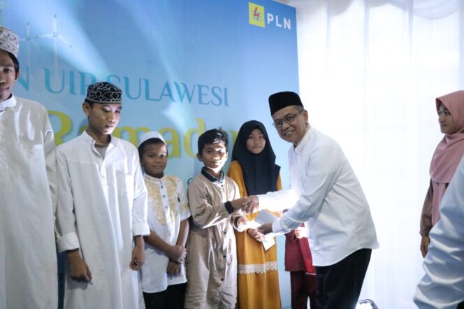 
PLN UIP Sulawesi Manfaatkan Momentum Safari Ramadan dengan Berbagi di Kota Kendari