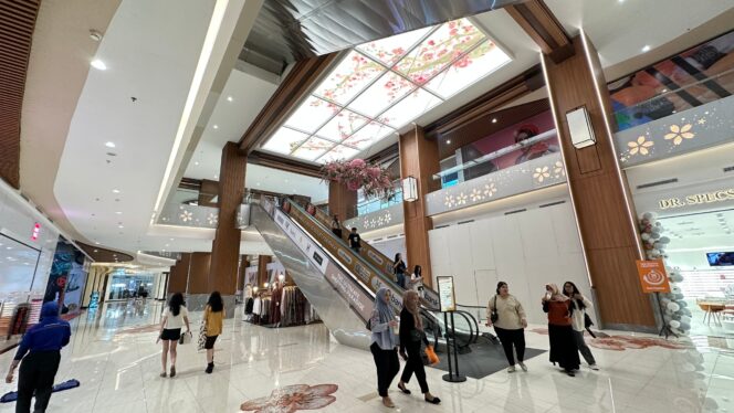 
Late Nite Shopping TSM Makassar Kembali Hadir: Diskon Besar & Kesempatan Menangkan Hadiah Umrah