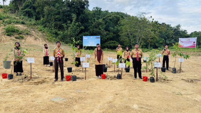 
PT Vale IGP Pomalaa dan Pemprov Sultra Lakukan Penanaman Pohon Serentak