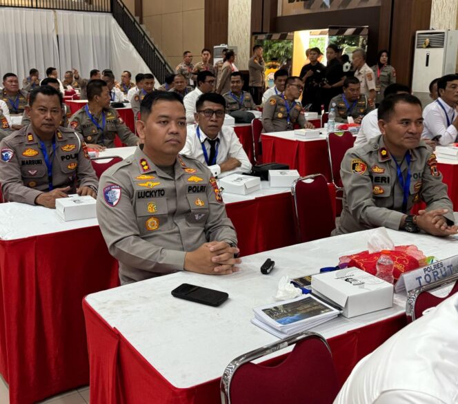 
Kapolres Toraja Utara Hadiri Gelar Operasional Triwulan I Tahun 2025 di Polda Sulsel