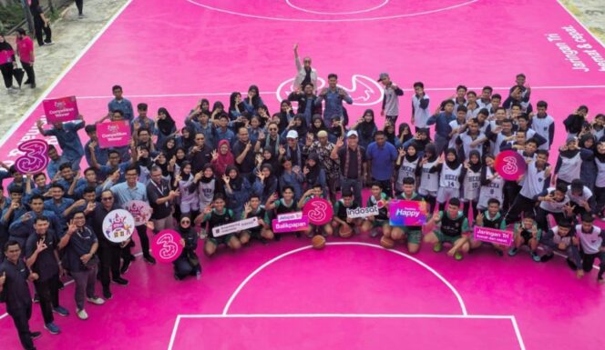 
SMAN 11 Makassar Tuan Rumah Konser The Changcuters Program IoT Bertajuk H